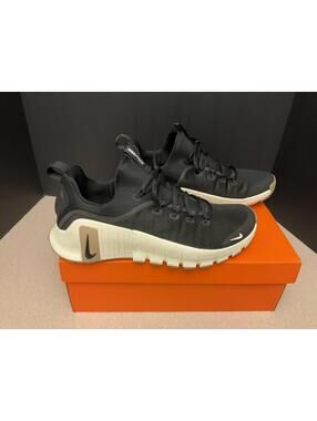 New! Mens Nike Free Metcon 6 Black/Coconut Milk/Gum Athletic Shoes. Size 11.